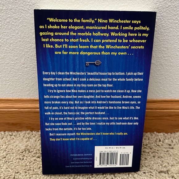 The Housemaid by Freida McFadden Paperback Book - Picture 2 of 3